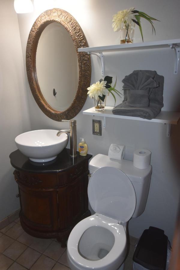 Tla - The Sunflower Suite - Penn'S Landing Philadelphia Exteriör bild