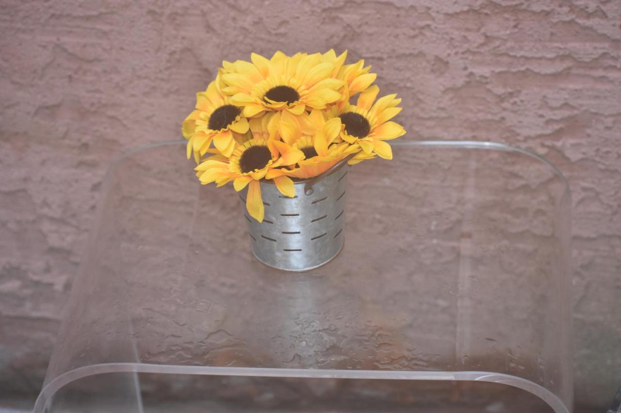 Tla - The Sunflower Suite - Penn'S Landing Philadelphia Exteriör bild