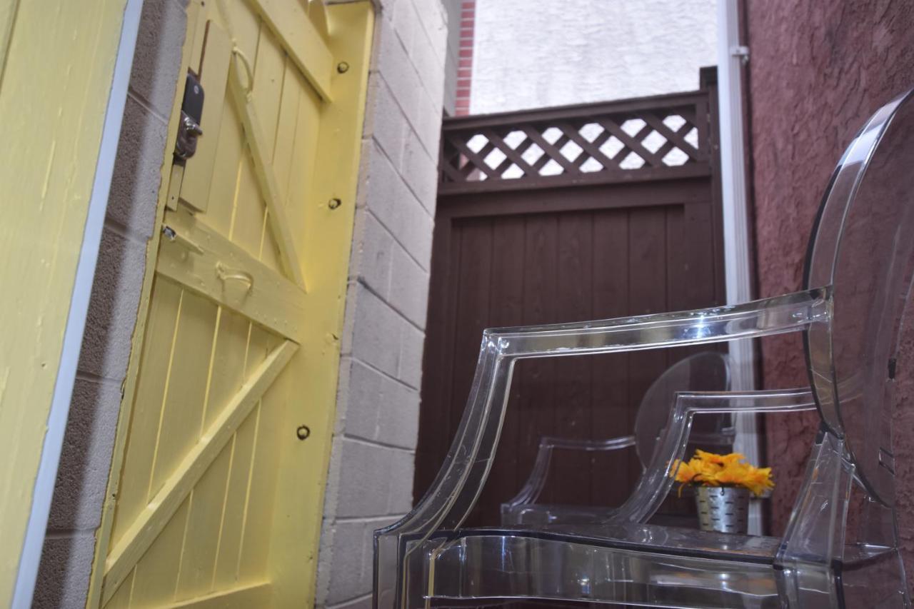 Tla - The Sunflower Suite - Penn'S Landing Philadelphia Exteriör bild